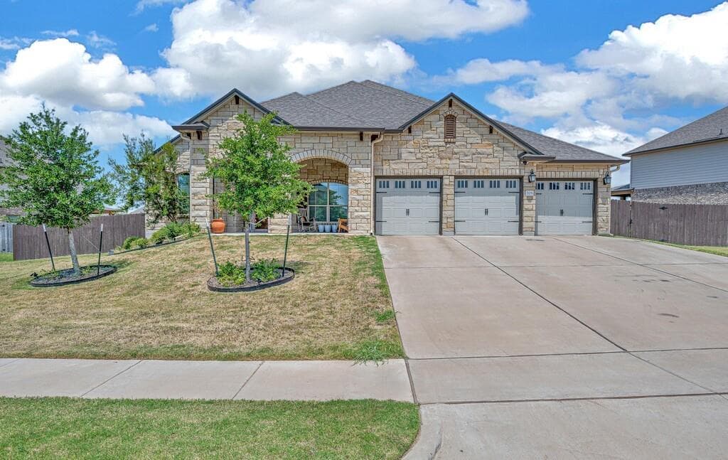 705 Salisbury Dr