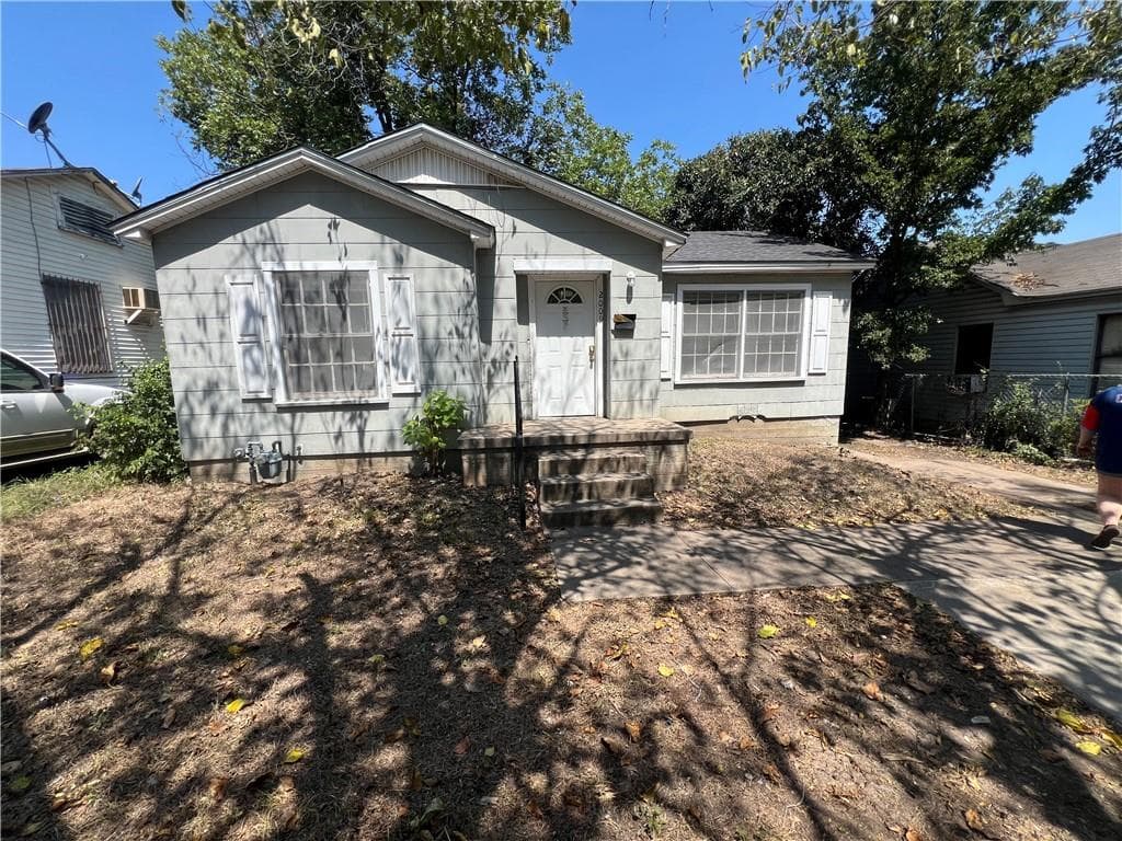 2009 Live Oak Ave