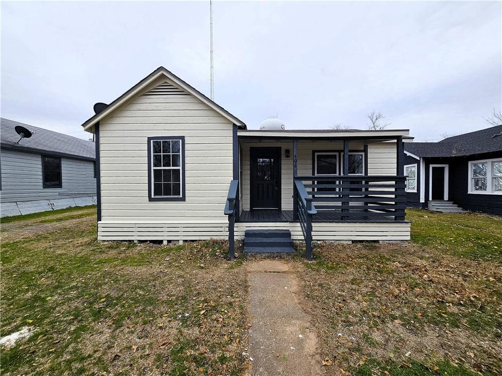 406 W Trinity St