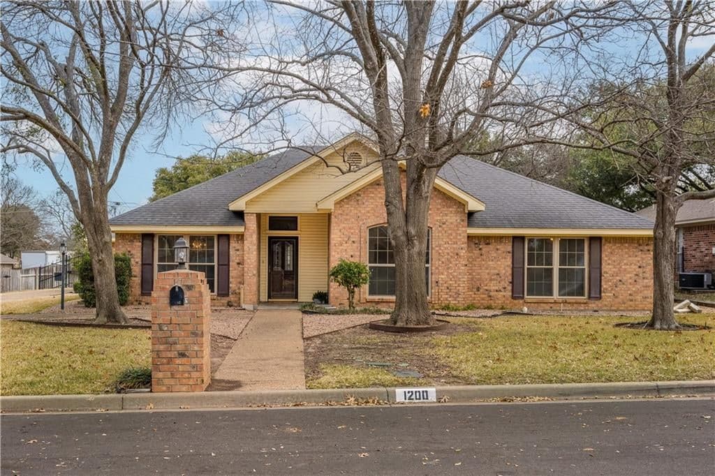 Main property image