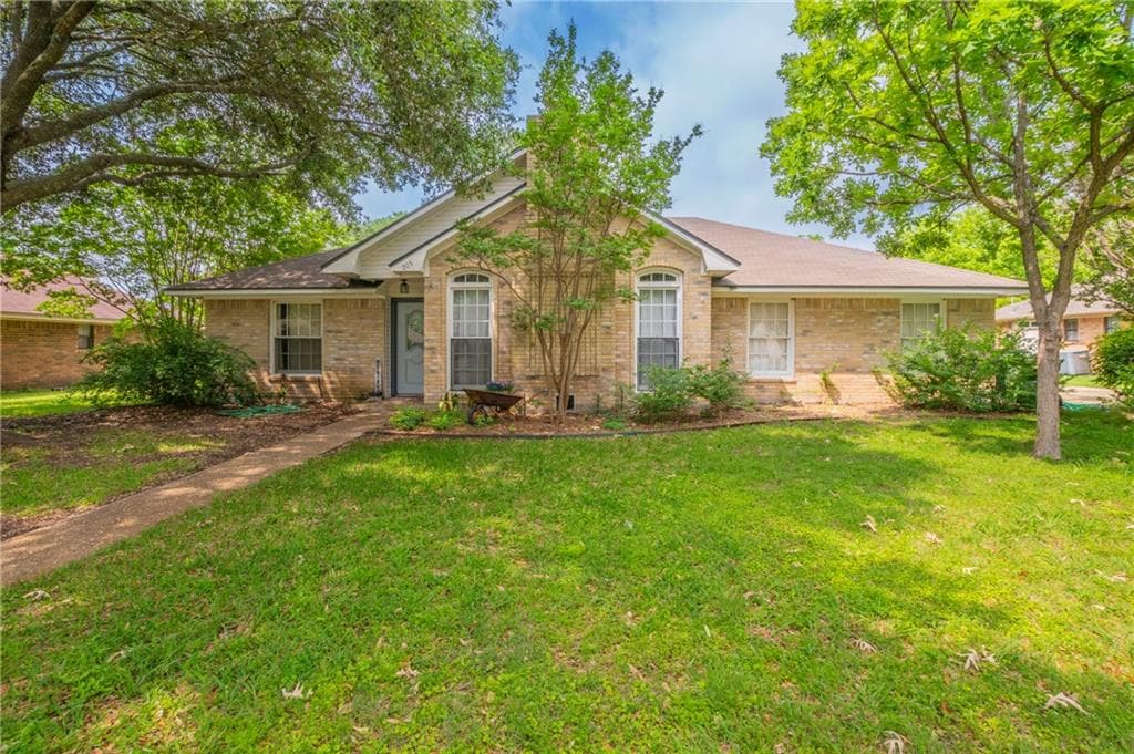 205 Bonham Dr