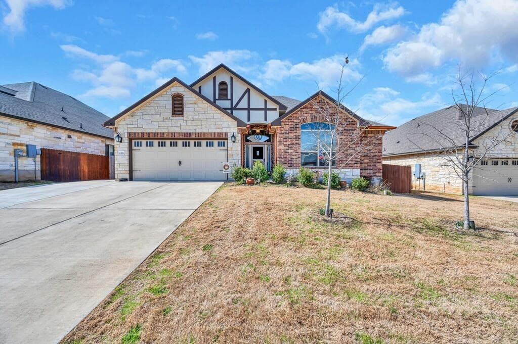 416 Picardy Pl