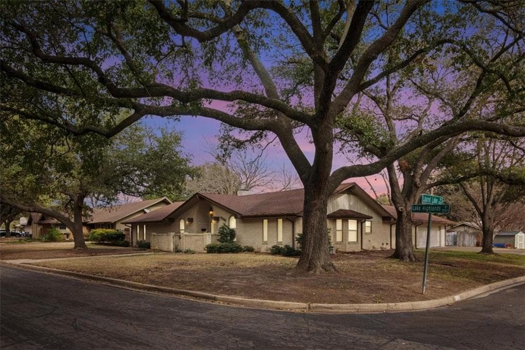 5506 Lake Highlands Dr