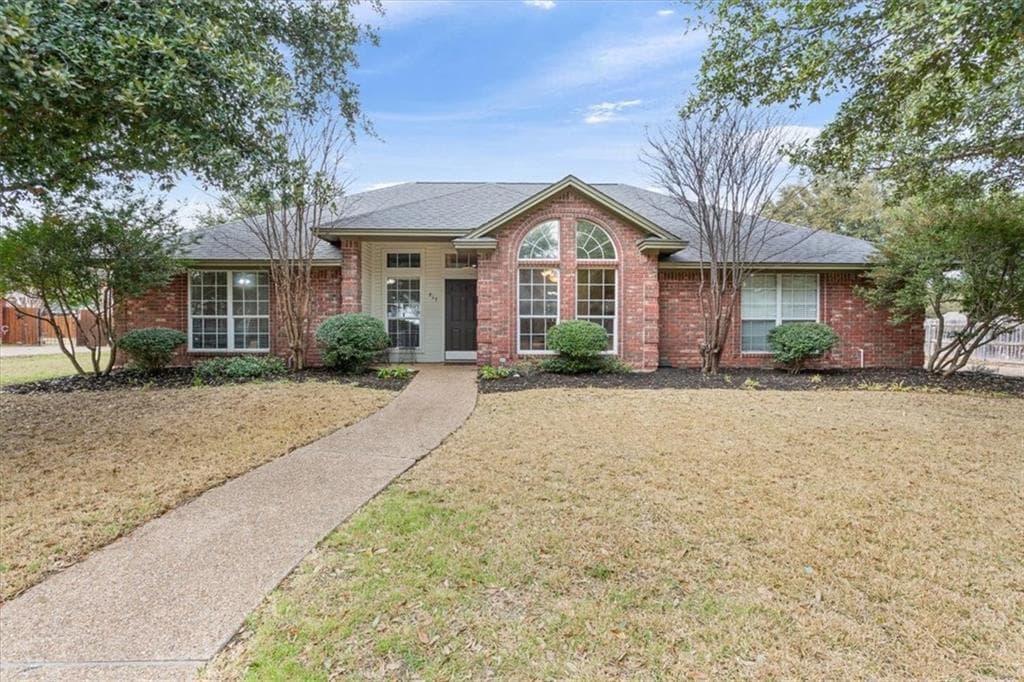 817 Stoneridge Dr