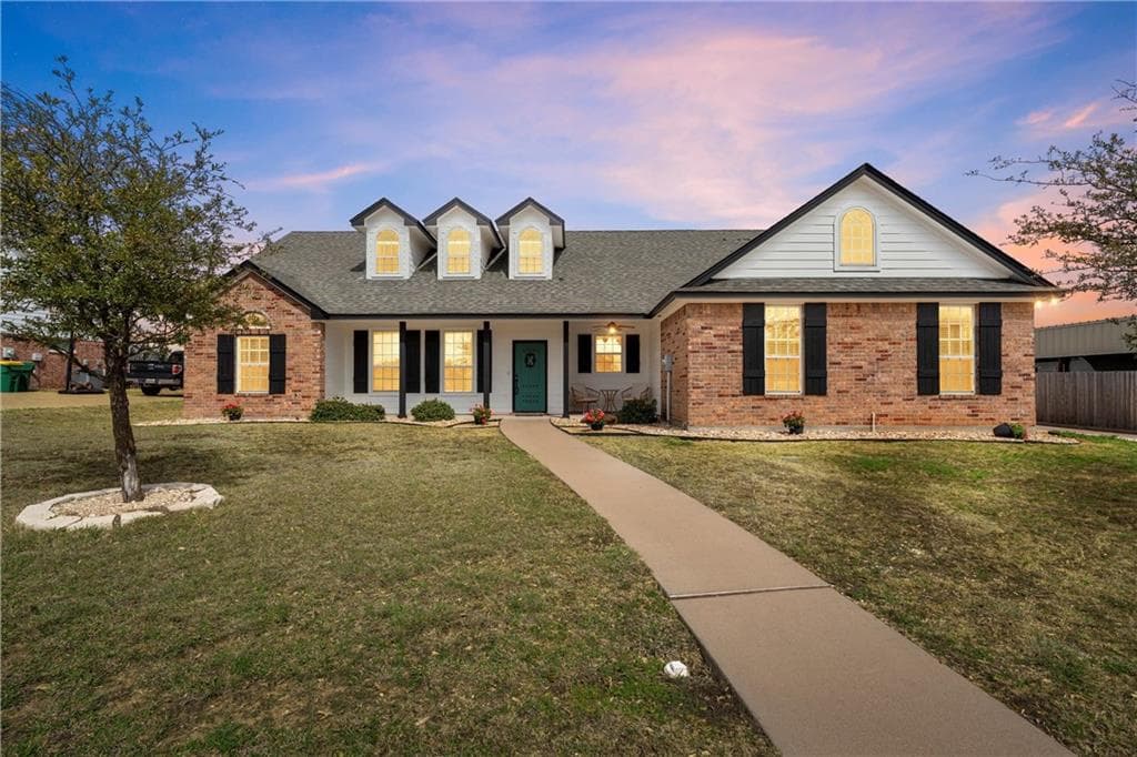 481 Hawkins Ct