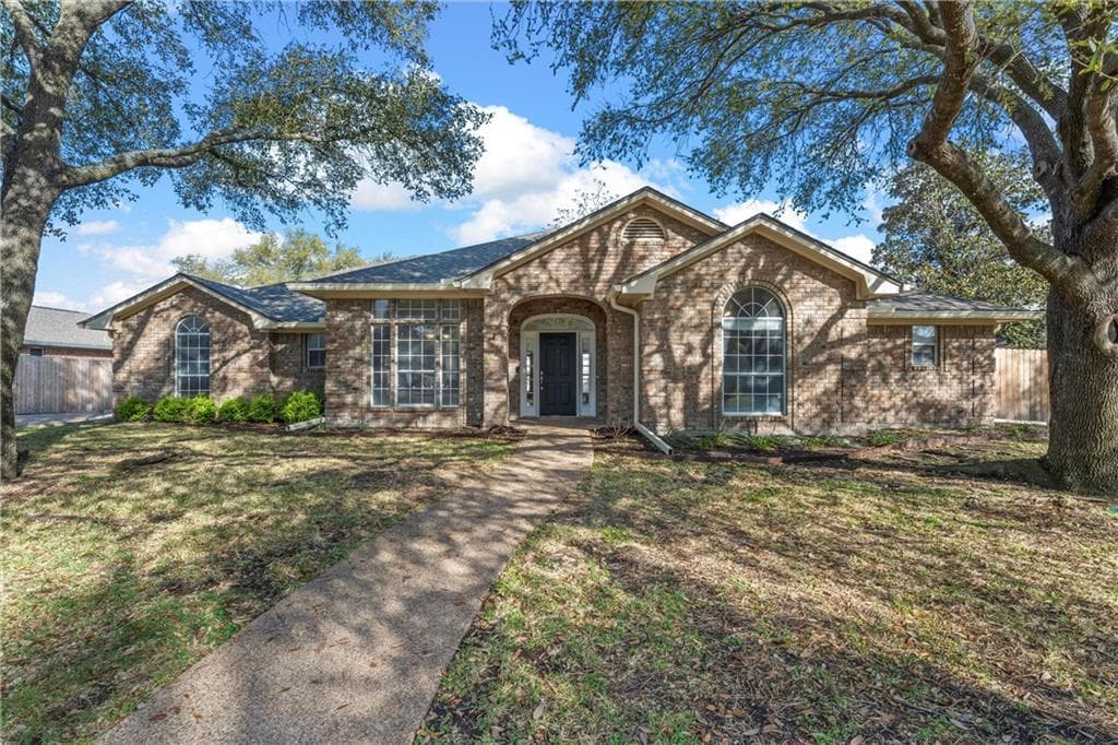 9304 Oak Hill Dr