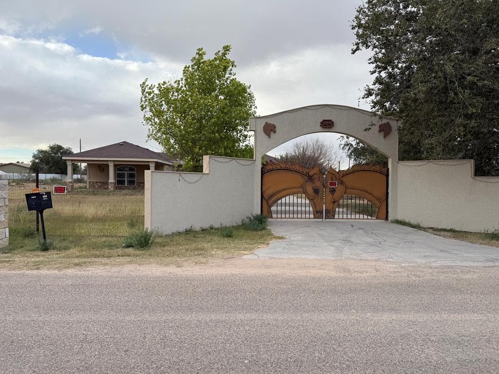 12010 W Maria Dr