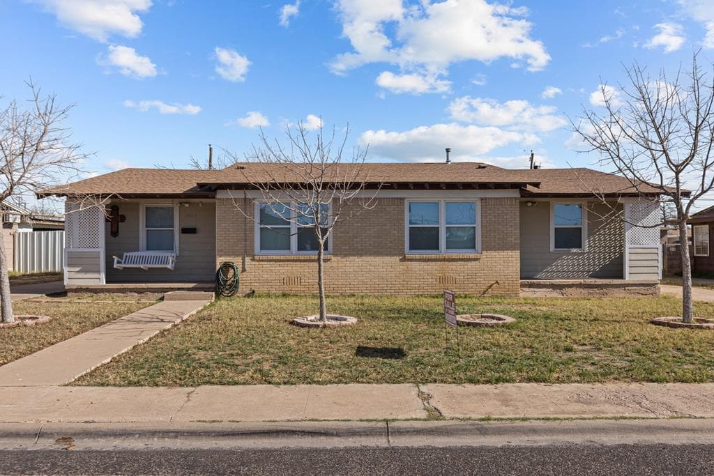 2404 Walnut Ave