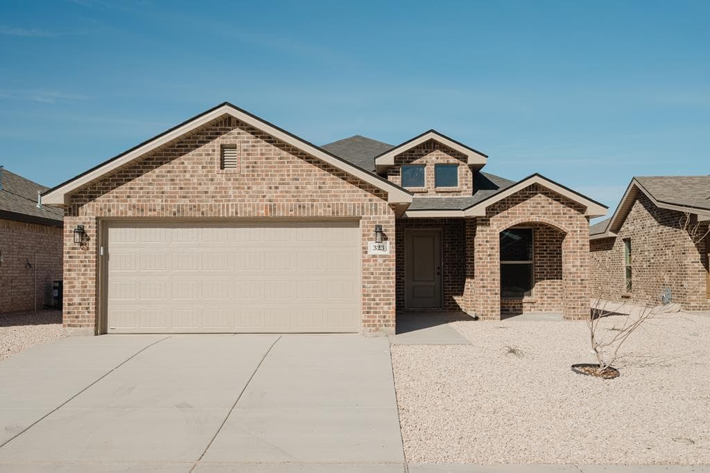 323 Farmstead Ln