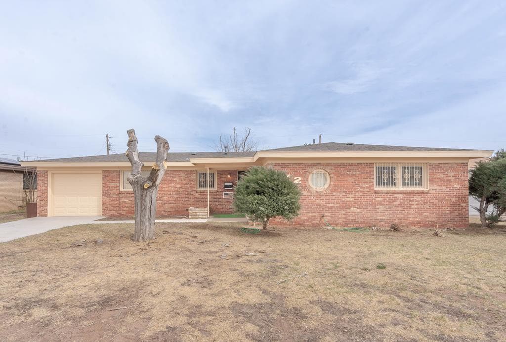 1112 Maple Ave