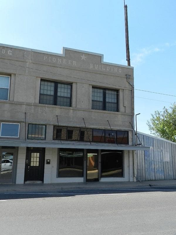 209 N Main St