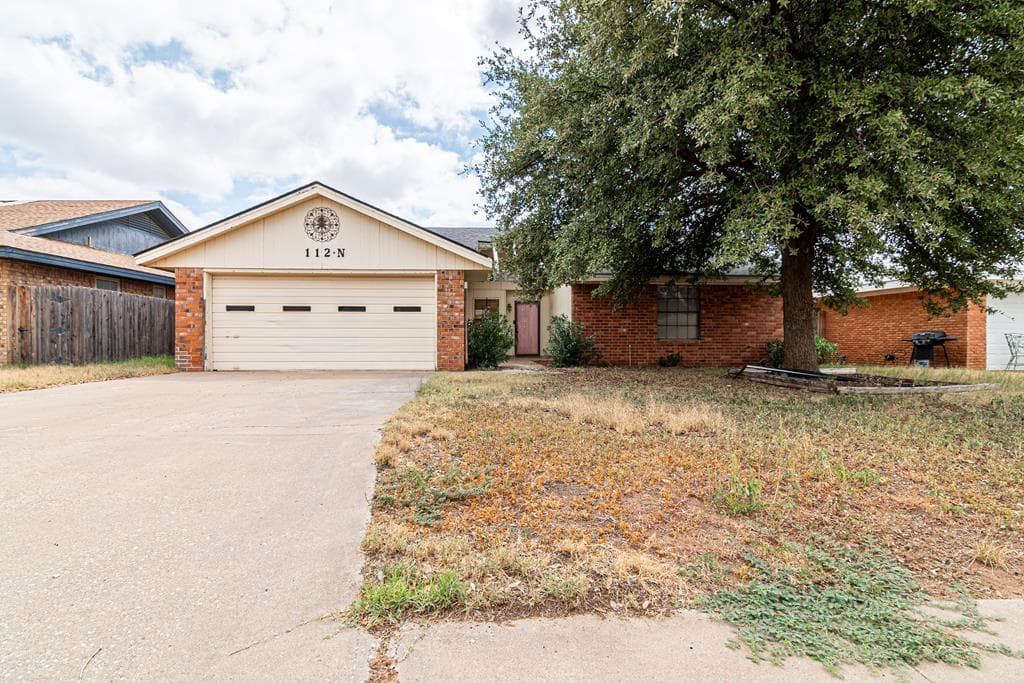 112 N Dewberry Dr