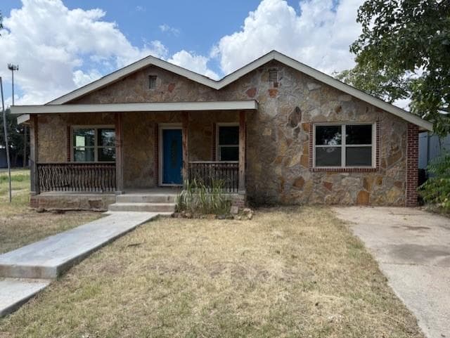 1903 N Tom Green Ave