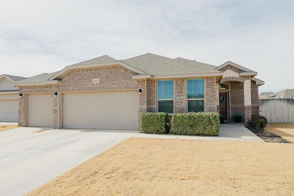 6923 Capstone Rd