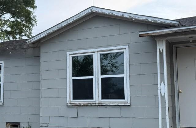 1204 Burleson