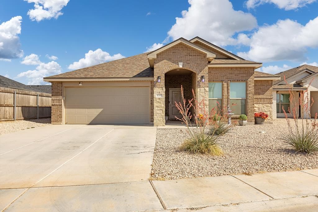 6105 Damsel Dr