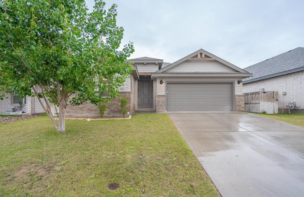 1915 Wrigley Dr