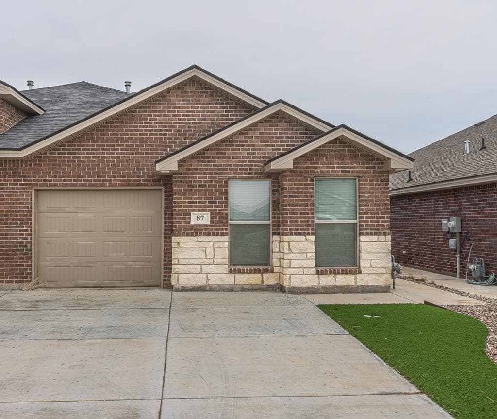 87 Maverick Dr