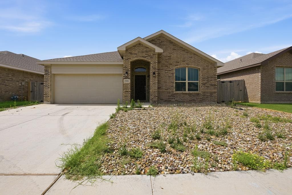 1906 Twin Falls Dr
