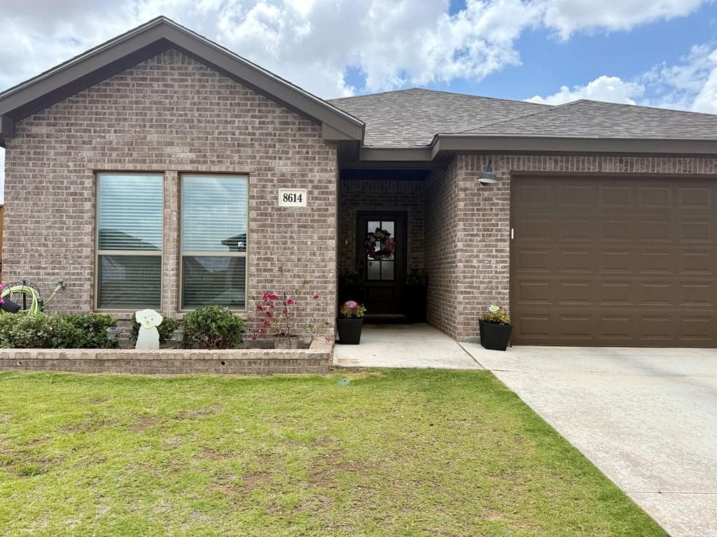 8614 Pamplona Pl