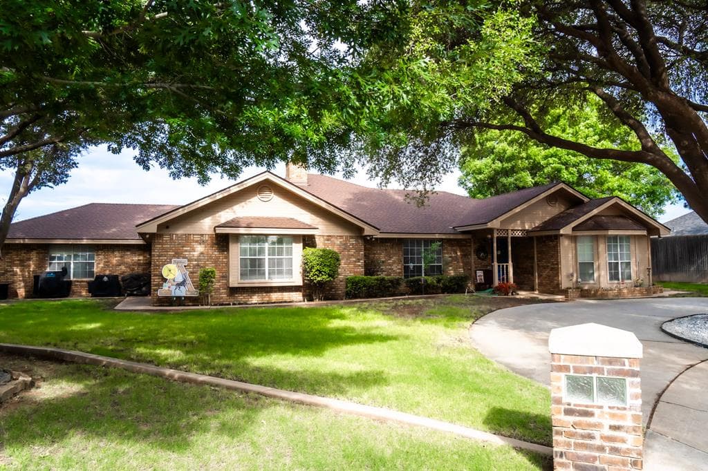 1511 Live Oak Ln