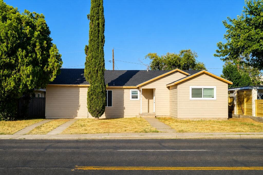 2208 Golder Ave