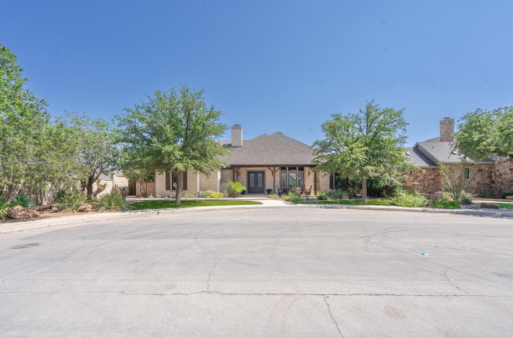 4101 Timberglen Cir