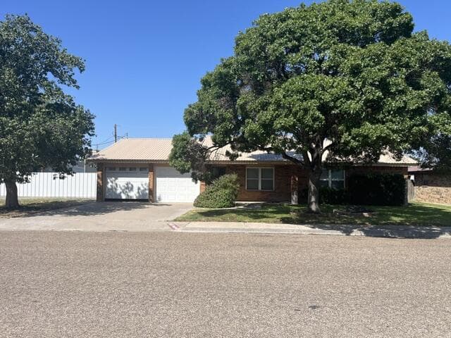 1607 S Ike Ave