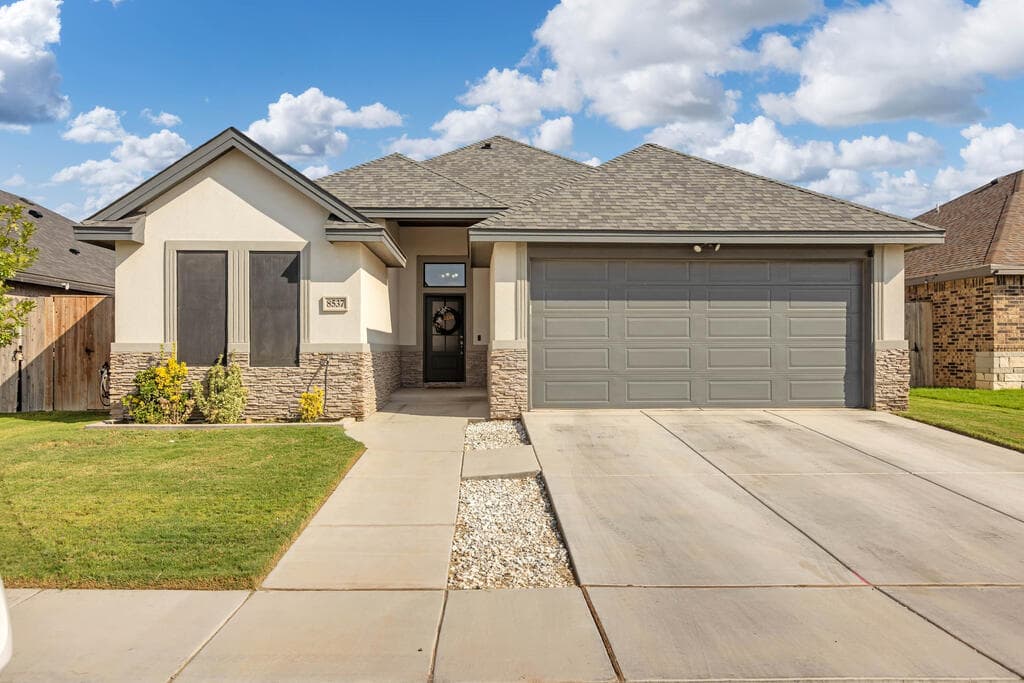 8537 Luz Dr