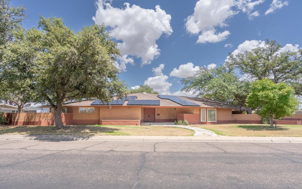 3100 Eastover Dr
