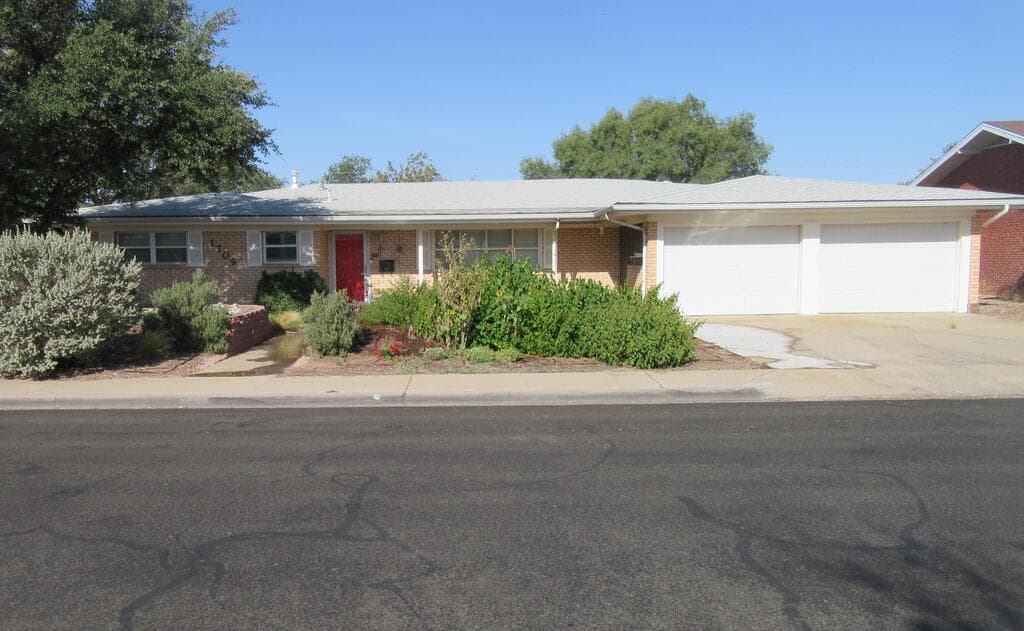 1709 Emerald Ave