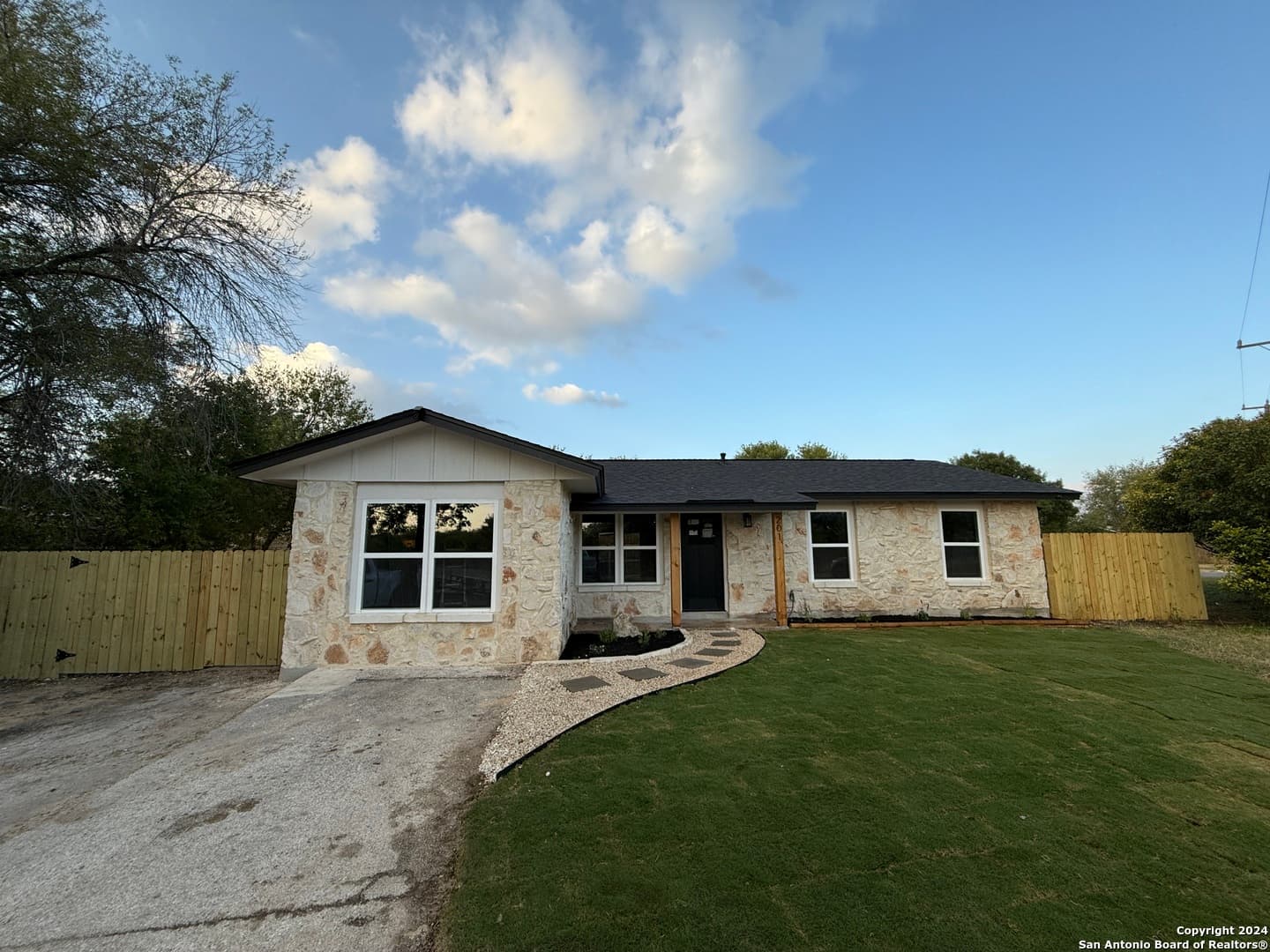 201 Michelle Dr