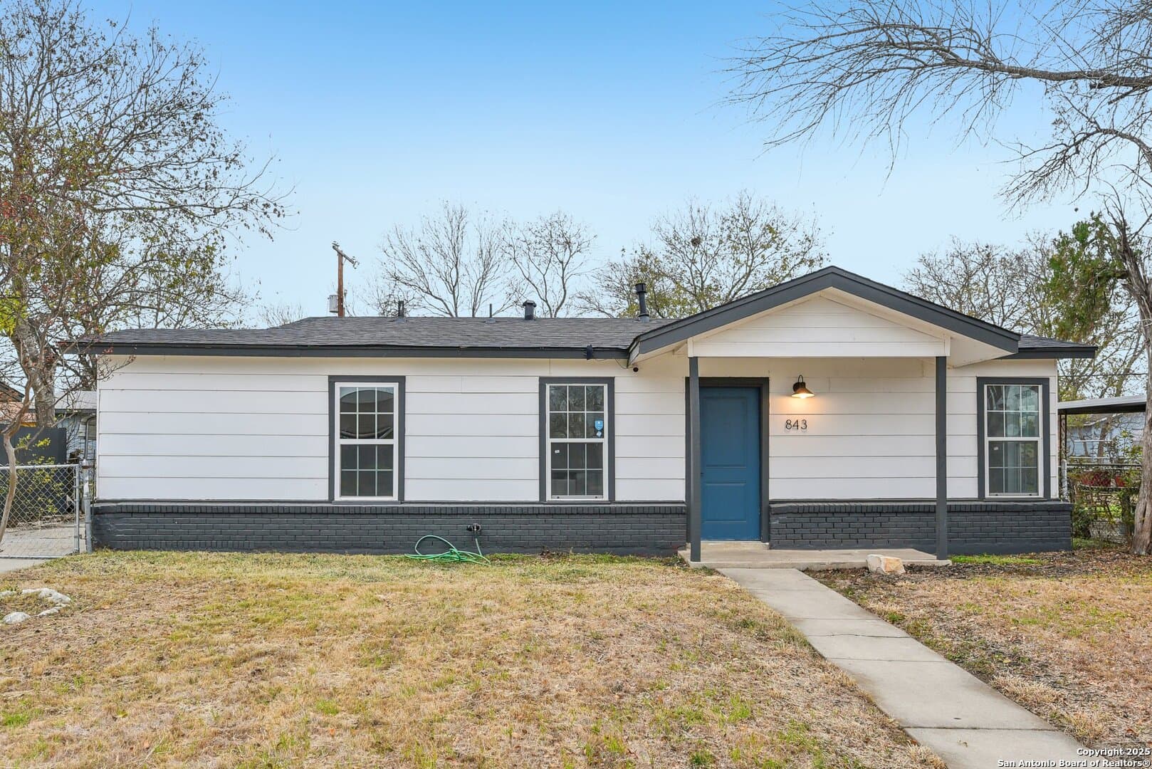 843 Deely Pl