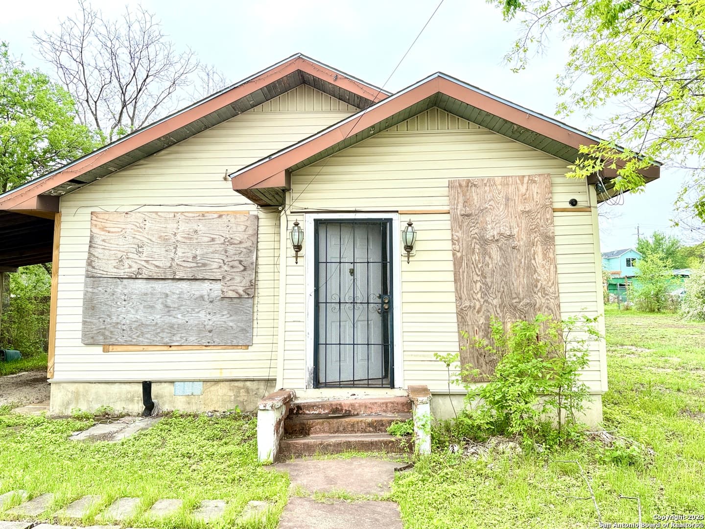 716 Sherman