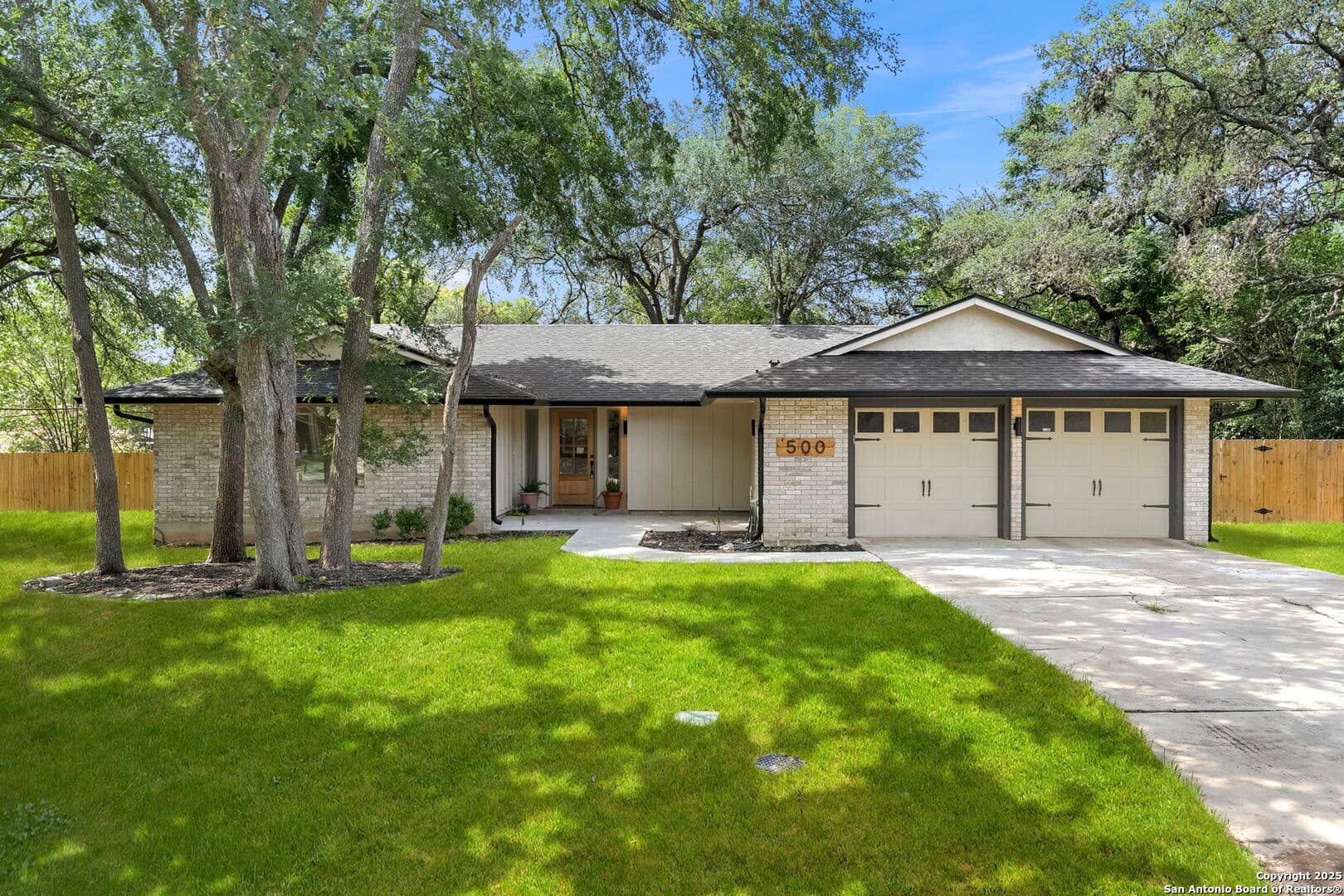 500 Skyforest Dr