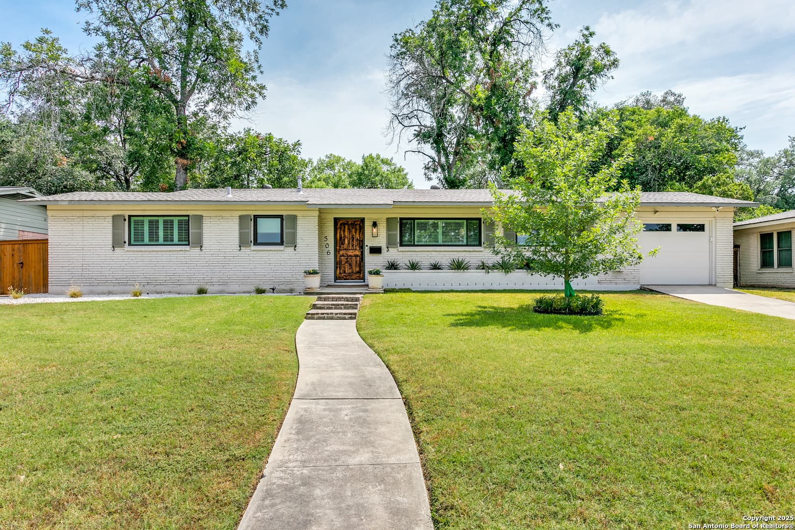 506 Woodcrest Dr