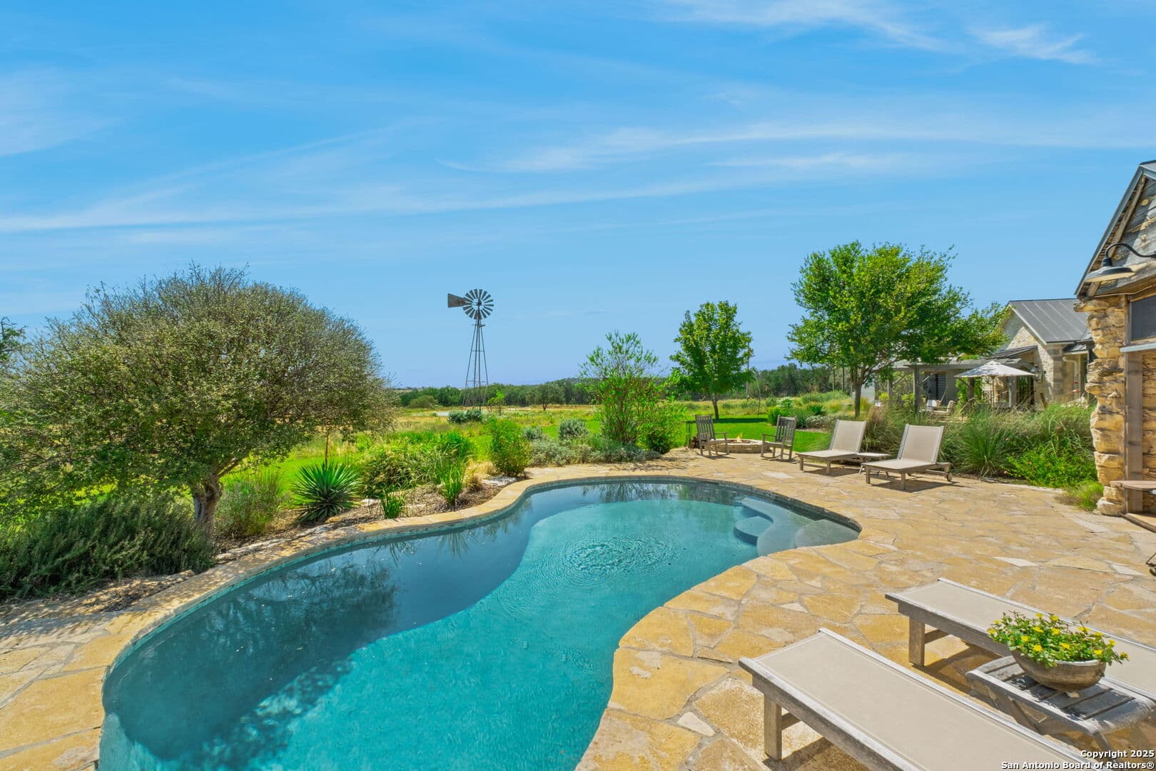 716 Arbor Ridge Rd