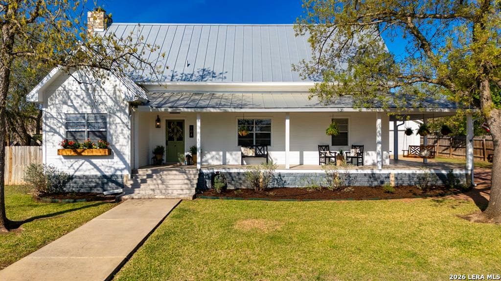 704 N Creek Rd