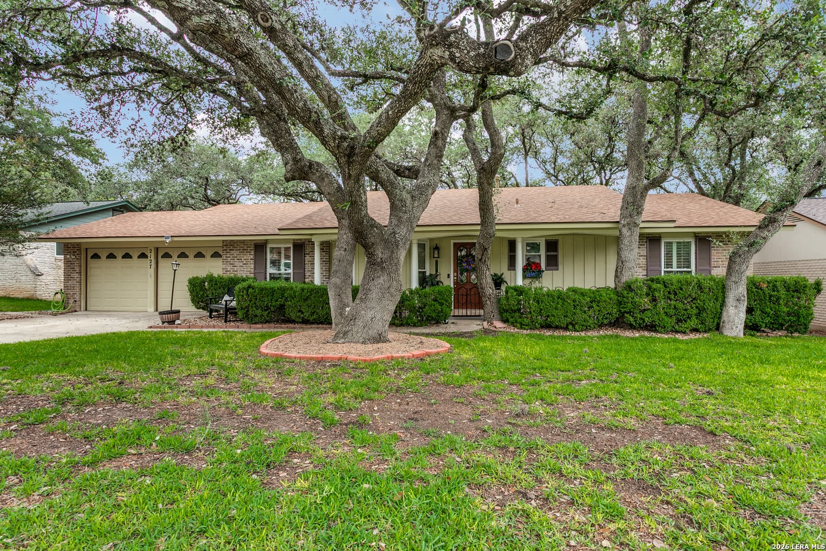 2127 Oak Wild St
