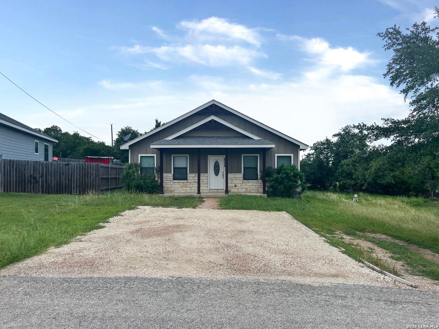 1491 Live Oak Dr