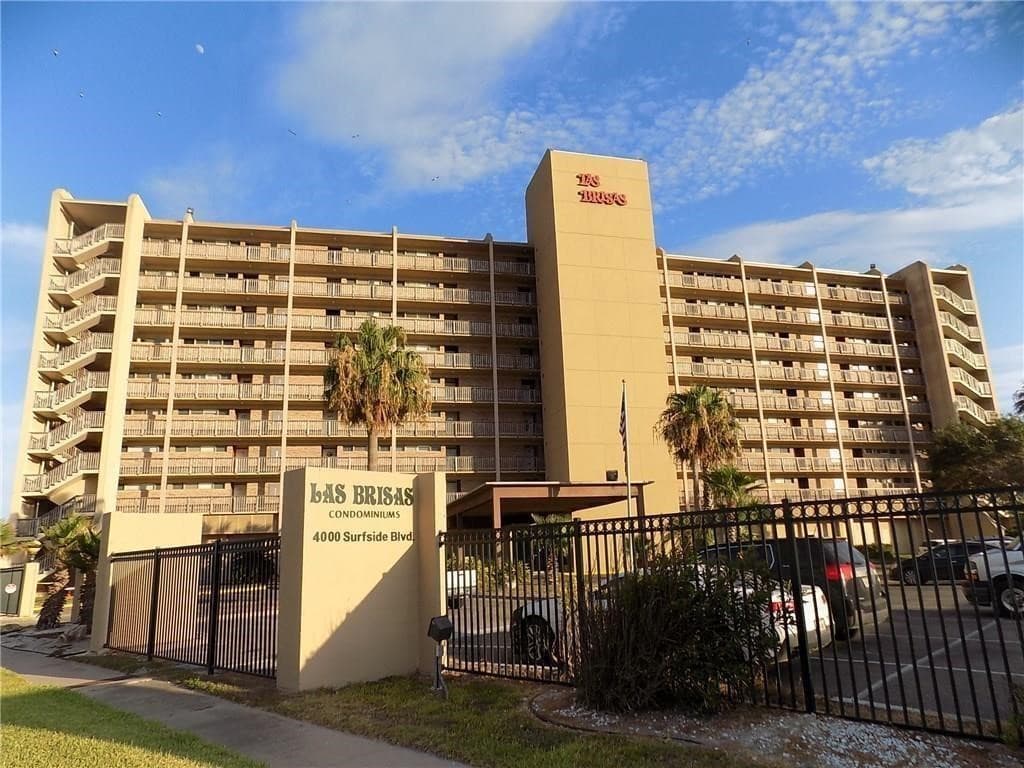 4000 Surfside Blvd Apt 202
