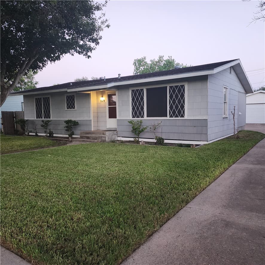 829 Rosedale Dr