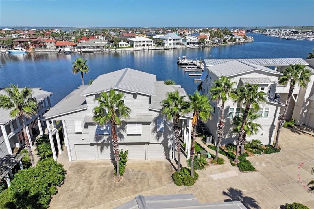 3700 Island Moorings Pkwy Apt 6