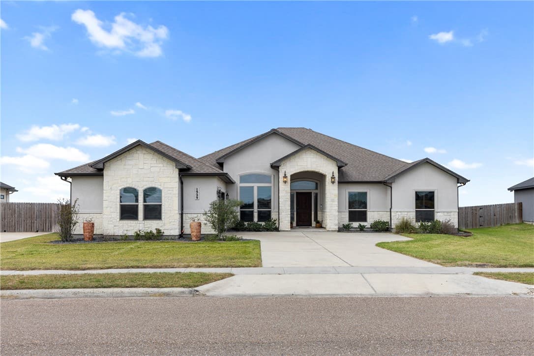 1929 Magnolia Falls Dr