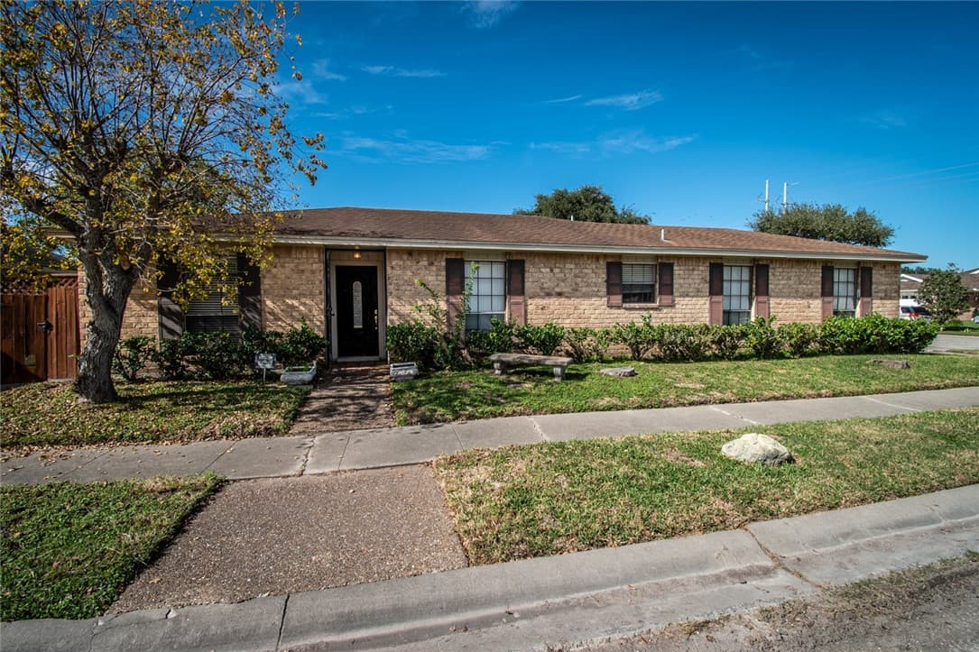 2613 Camargo Dr