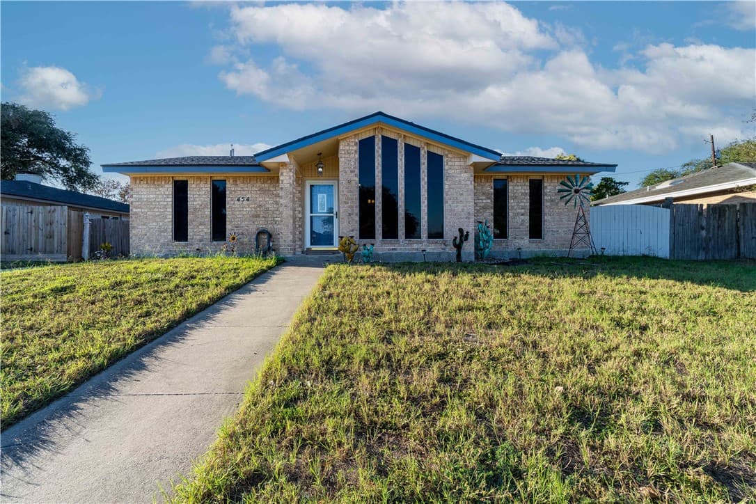 454 Cartagena Dr