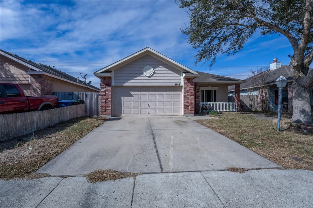 8013 Loomis Dr