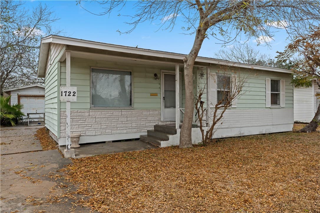 1722 Hemlock Pl
