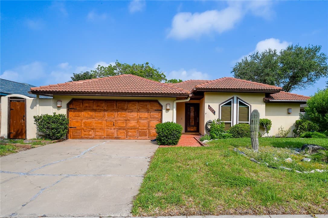2709 Blackstone Cir