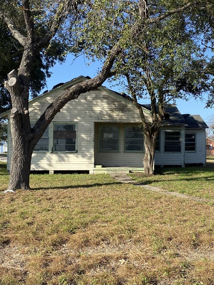 530 W Richard Ave
